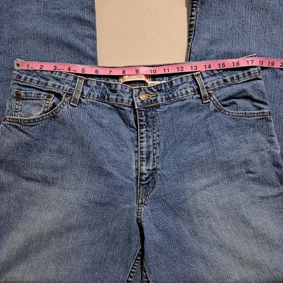 Signature by Levi Strauss Light Blue Women's Boot Cut Jeans - Picture 11 of 14